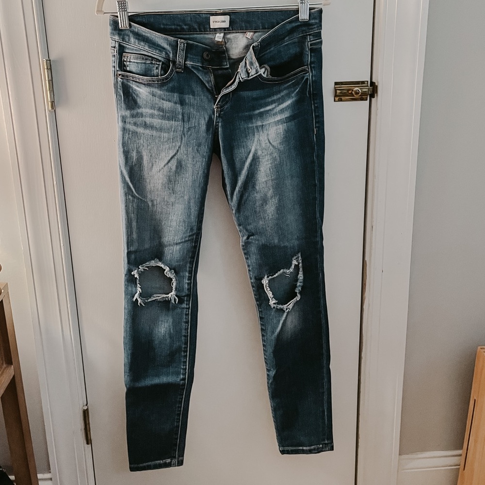Low rise knee hole denim